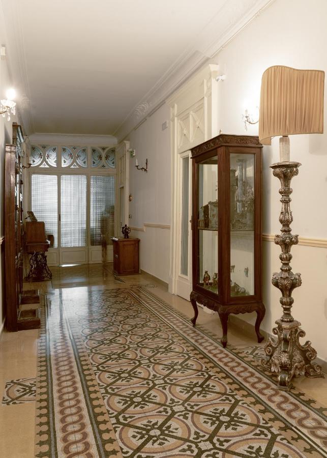 Carafa Di Maddaloni Residenza Di Charme Hotel เนเปิลส์ ภายนอก รูปภาพ