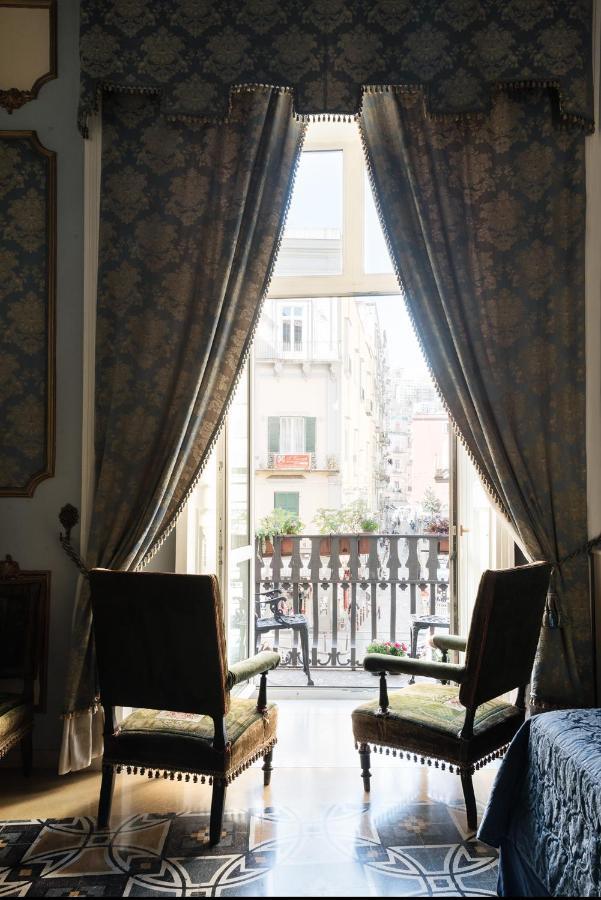 Carafa Di Maddaloni Residenza Di Charme Hotel เนเปิลส์ ภายนอก รูปภาพ
