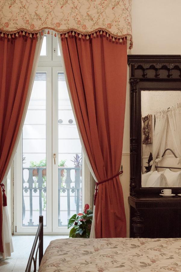 Carafa Di Maddaloni Residenza Di Charme Hotel เนเปิลส์ ภายนอก รูปภาพ