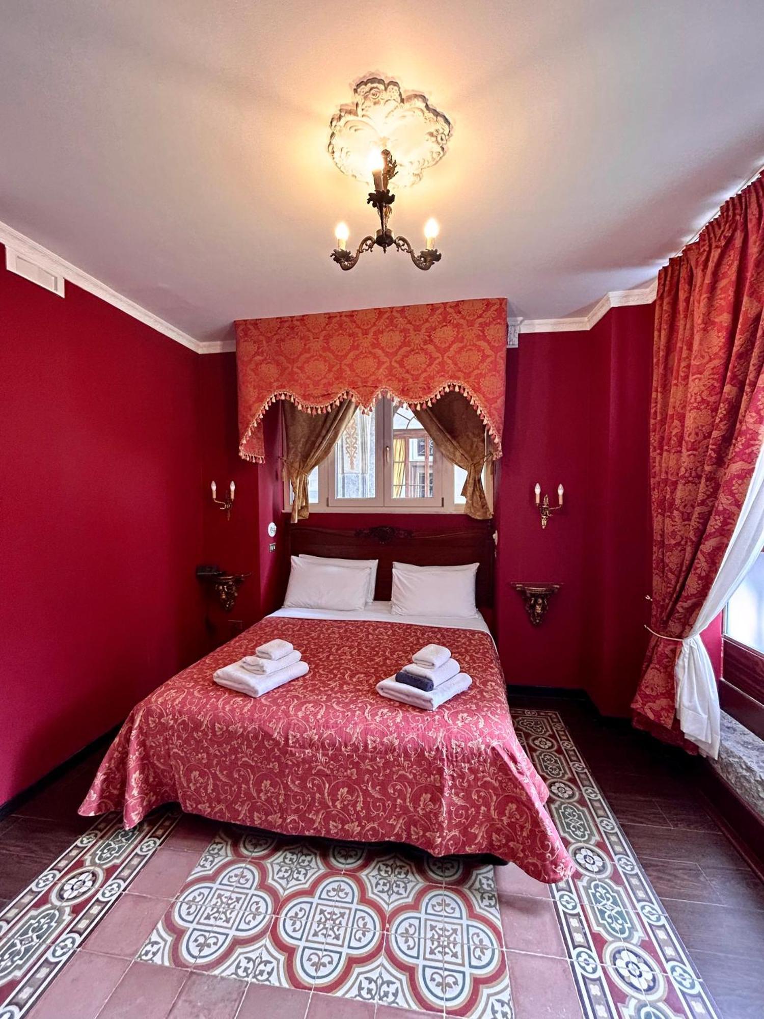 Carafa Di Maddaloni Residenza Di Charme Hotel เนเปิลส์ ภายนอก รูปภาพ